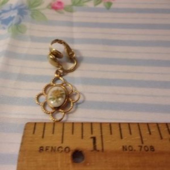 "Dainty Rose Filigree Gold Tone Clip Earrings " - Picture 5 of 6